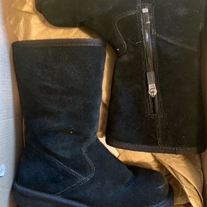 Black little girl uggs boots